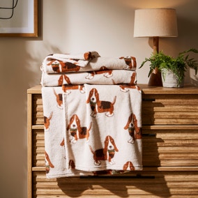 Humphrey the Basset Hound Throw Humphrey the Basset Hound Throw
